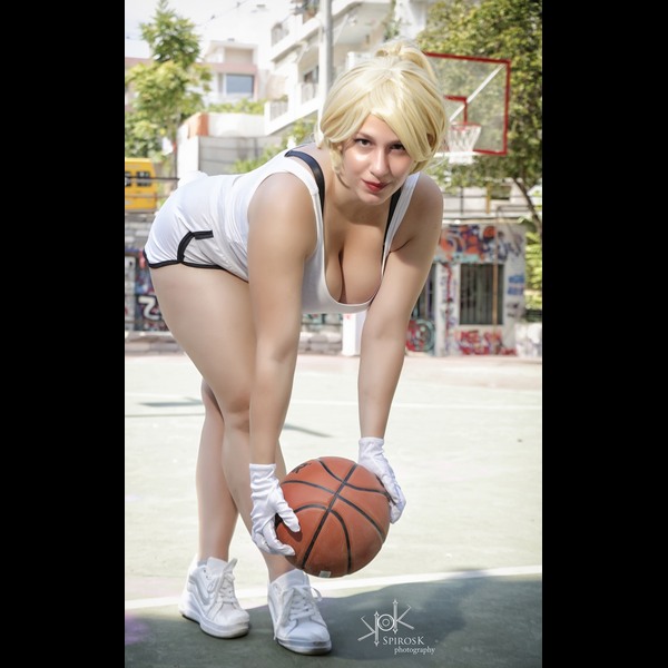 Yvaine Dazzling as Lola Bunny