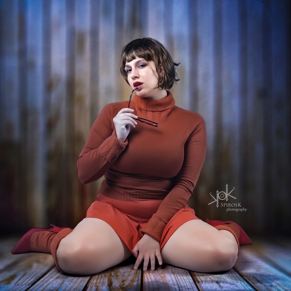 Yvaine Dazzling as Velma