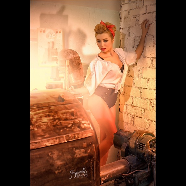 Ellie's Hot Days