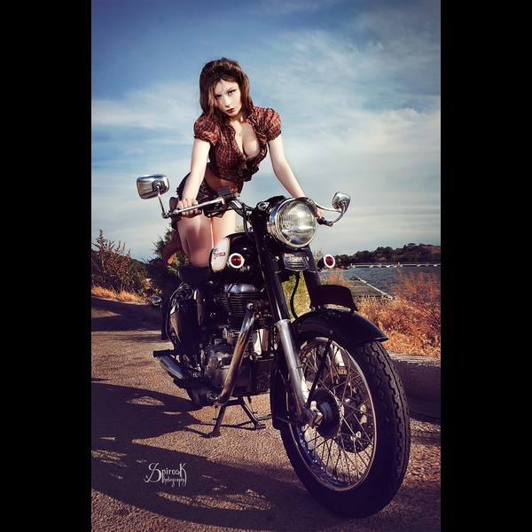 Motorcycle pinup: 2014