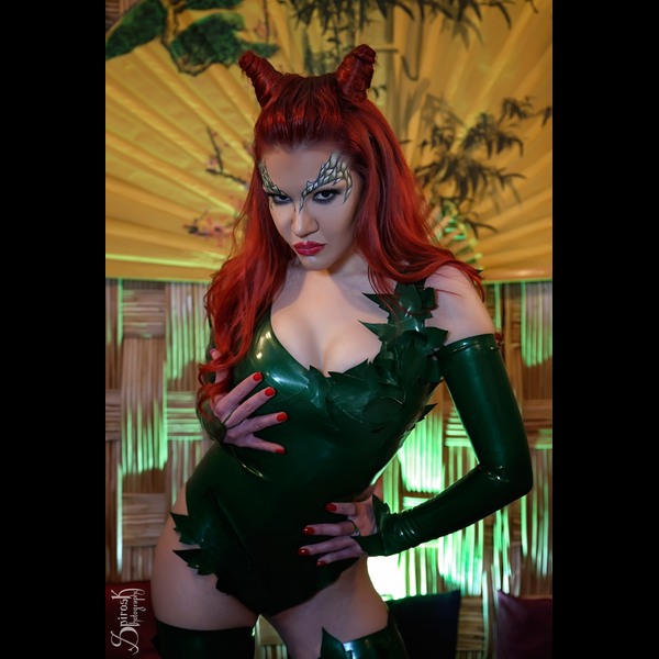 Latex Poison Ivy (2016)