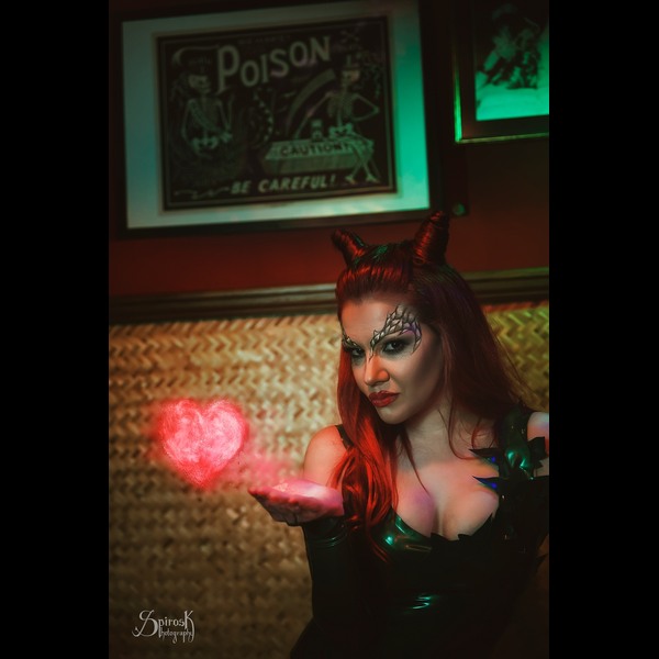Latex Poison Ivy (2016)